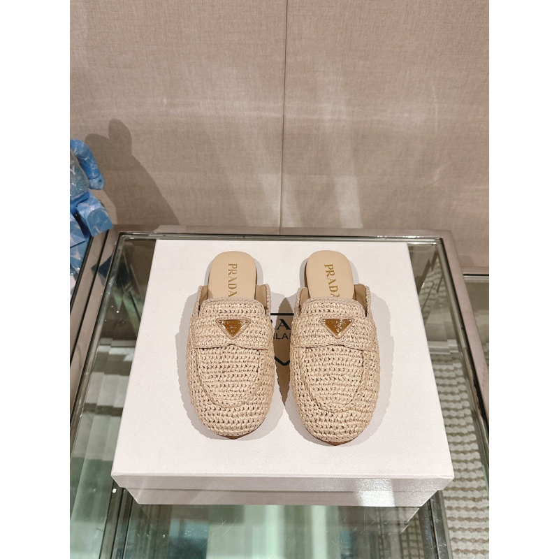 Pra*a slippers